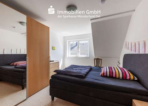 Schlafzimmer im Obergeschoss Schlafzimmer im Obergeschoss - Maisonette-Wohnung in 48151 Münster mit 114m² kaufen