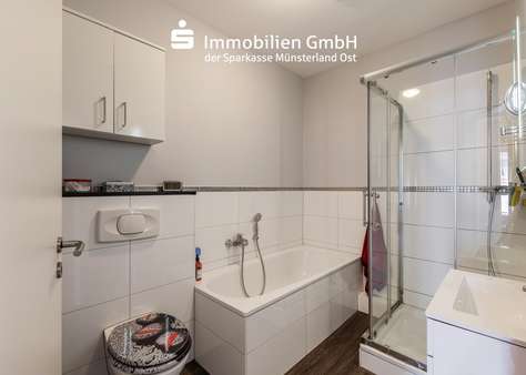 Badezimmer (EG) Badezimmer (EG) - Zweifamilienhaus in 59269 Beckum mit 199m² kaufen