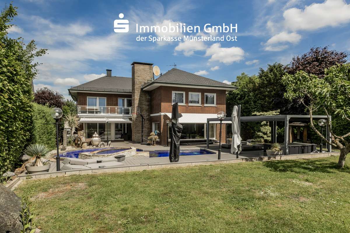 Rückansicht - Villa in 59269 Beckum mit 333m² kaufen