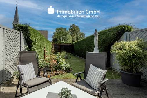 Terrasse und Garten Terrasse und Garten - Reihenmittelhaus in 59329 Wadersloh mit 105m² kaufen