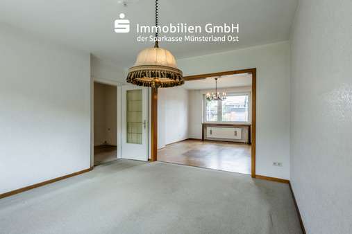 Wohn- und Esszimmer im Erdgeschoss - Zweifamilienhaus in 59227 Ahlen mit 178m² kaufen