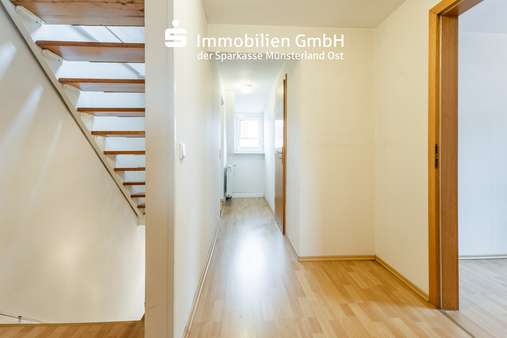 Flur - Doppelhaushälfte in 48165 Münster mit 90m² kaufen
