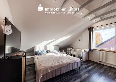 Schlafzimmer - Doppelhaushälfte in 48351 Everswinkel mit 114m² kaufen