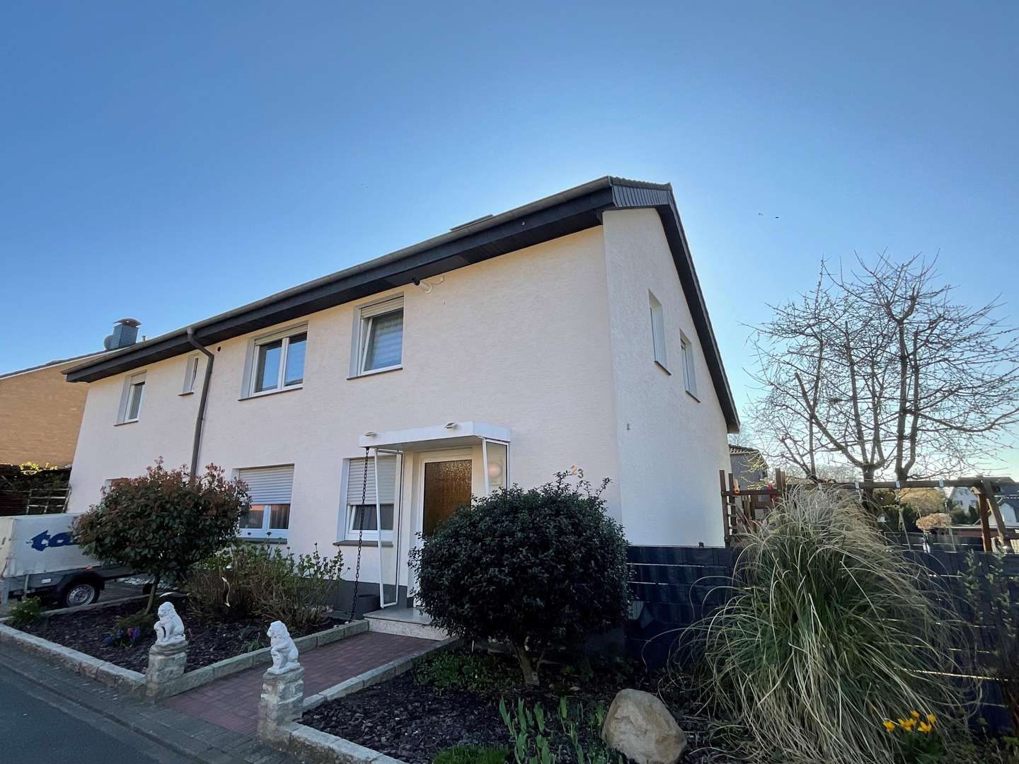 Ansicht Straßenseite - Zweifamilienhaus in 49124 Georgsmarienhütte mit 210m² kaufen
