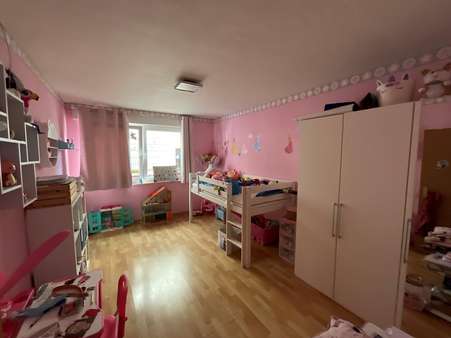 Kinderzimmer EG - Zweifamilienhaus in 49124 Georgsmarienhütte mit 210m² kaufen