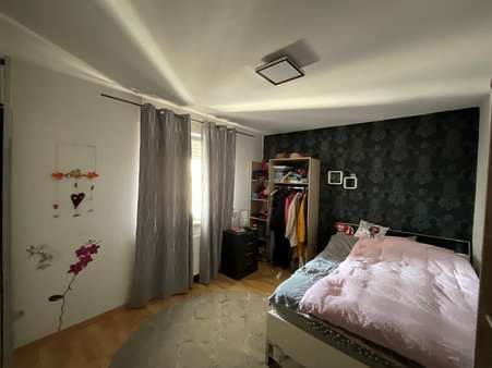 Schlafzimmer EG - Zweifamilienhaus in 49124 Georgsmarienhütte mit 210m² kaufen