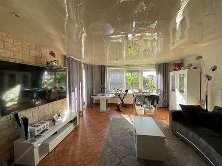 Wohnzimmer EG - Zweifamilienhaus in 49124 Georgsmarienhütte mit 210m² kaufen