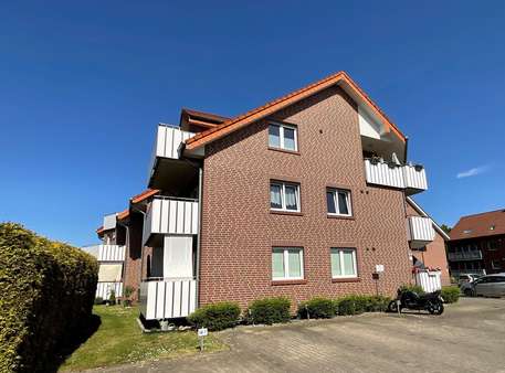 Ansicht vom Parkplatz - Etagenwohnung in 49525 Lengerich mit 78m² kaufen