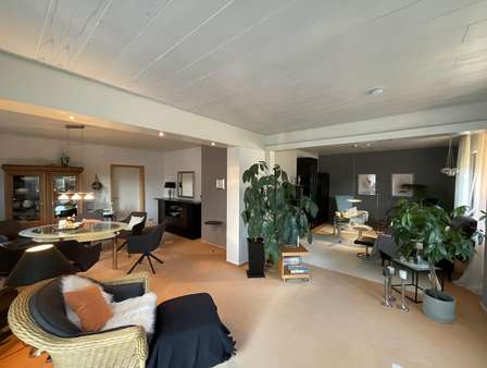 Vorderhaus: großzügiger Wohn-/Essbereich - Zweifamilienhaus in 49525 Lengerich mit 230m² kaufen