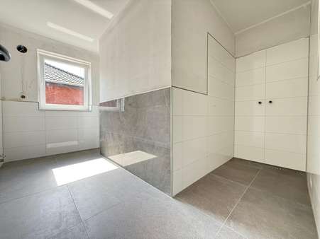 Badezimmer Badezimmer - Dachgeschosswohnung in 49525 Lengerich mit 83m² kaufen