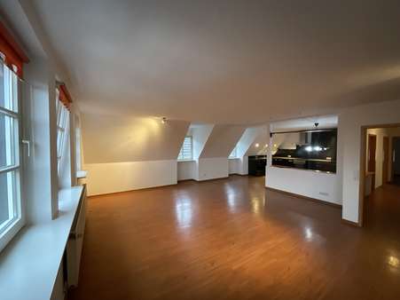 Wohn-/Essbereich mit offener Küche - Dachgeschosswohnung in 49525 Lengerich mit 100m² mieten