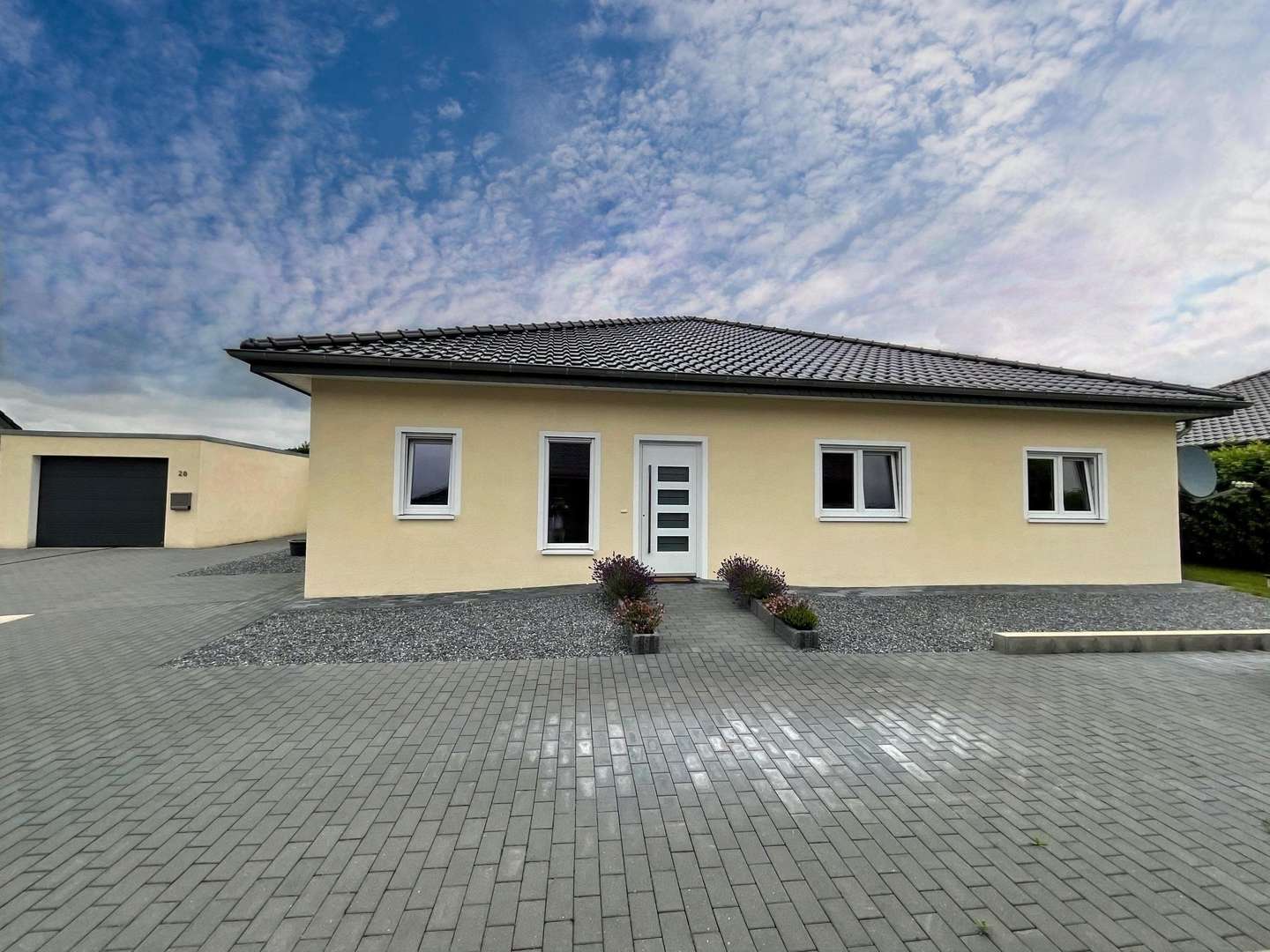 Frontansicht 2 Frontansicht 2 - Bungalow in 49536 Lienen mit 160m² kaufen