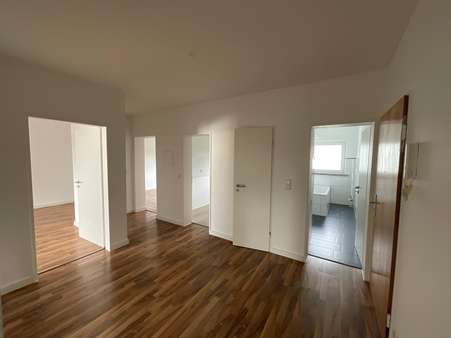 Flur/Diele - Etagenwohnung in 49504 Lotte mit 82m² kaufen
