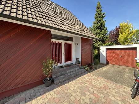 Hauseingang und Garage - Einfamilienhaus in 45721 Haltern am See mit 117m² kaufen