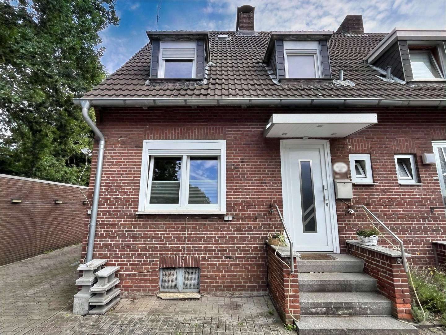 Front Front - Reihenendhaus in 48599 Gronau mit 72m² kaufen