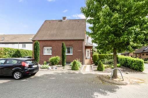 Außenaufnahme - Einfamilienhaus in 48249 Dülmen mit 160m² kaufen