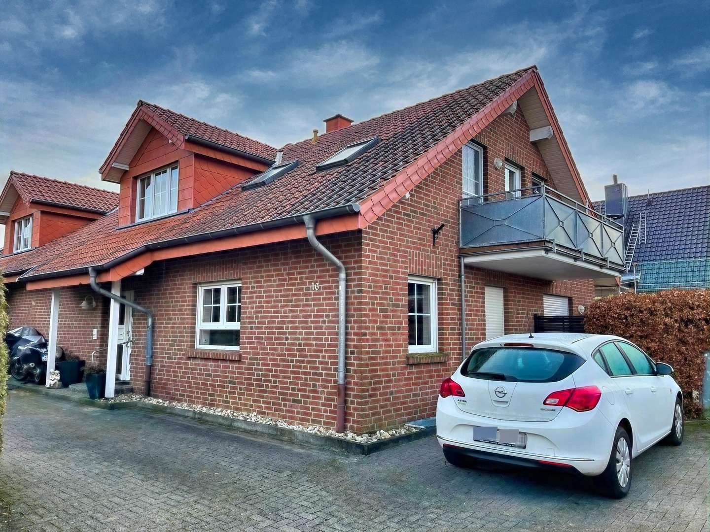 Front - Doppelhaushälfte in 46325 Borken mit 142m² kaufen
