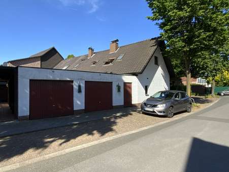Haus mit Garagen - Reihenendhaus in 46397 Bocholt mit 95m² kaufen