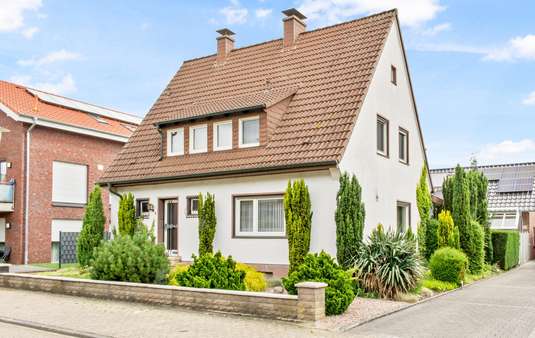 Außenaufnahme Außenaufnahme - Einfamilienhaus in 48249 Dülmen mit 112m² kaufen