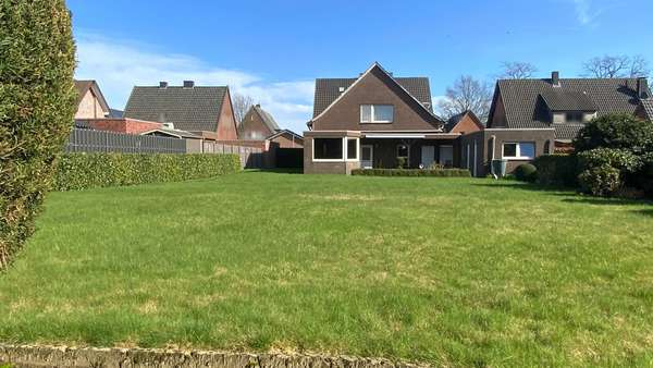 Haus mit Bauplatz / Garten - Einfamilienhaus in 46395 Bocholt mit 200m² kaufen