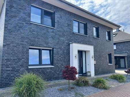 Eingang Erdgeschoss-Wohnung Eingang Erdgeschoss-Wohnung - Zweifamilienhaus in 48720 Rosendahl mit 208m² kaufen