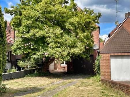 Zufahrt Garage mit Garten Zufahrt Garage mit Garten - Einfamilienhaus in 48720 Rosendahl mit 100m² kaufen
