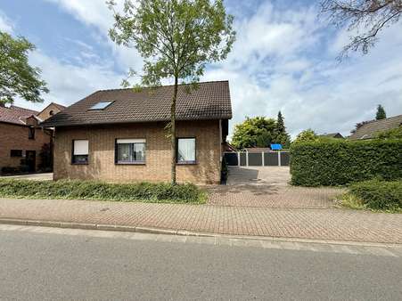 Straßenansicht - Zweifamilienhaus in 46397 Bocholt mit 245m² kaufen