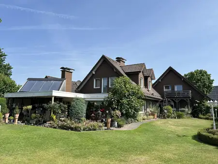 Zweifamilienhaus plus zwei Appartements
