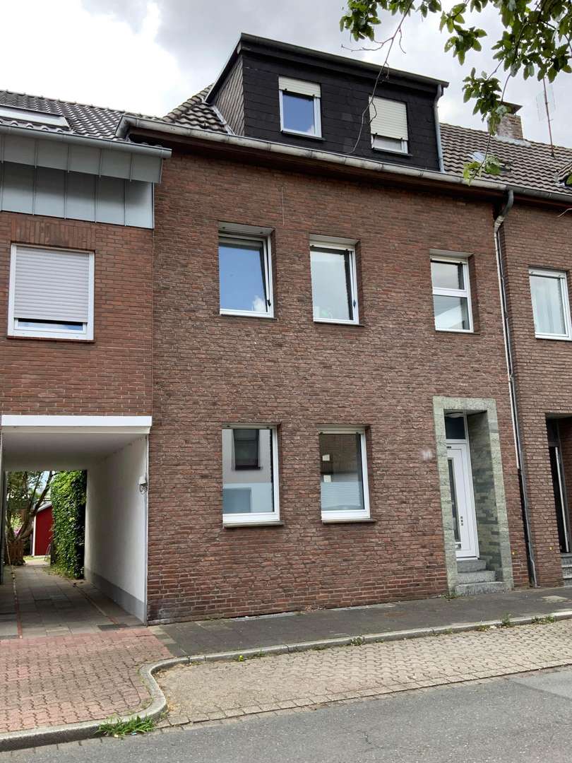 Straßenansicht - Reihenmittelhaus in 46395 Bocholt mit 140m² kaufen