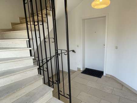 Treppenhaus Erdgeschoss Treppenhaus Erdgeschoss - Mehrfamilienhaus in 46325 Borken mit 170m² kaufen