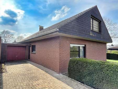 Zufahrt Garage Zufahrt Garage - Einfamilienhaus in 48653 Coesfeld mit 95m² kaufen