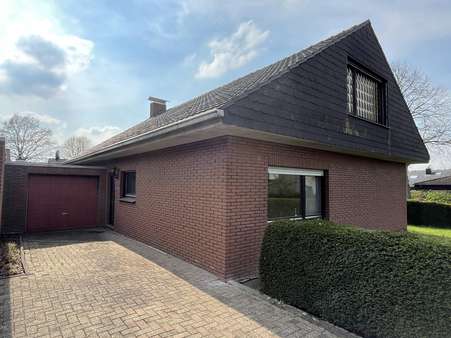 Zufahrt Garage - Einfamilienhaus in 48653 Coesfeld mit 95m² kaufen
