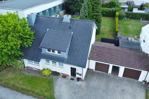 Straßenansicht rechts Straßenansicht rechts - Zweifamilienhaus in 48607 Ochtrup mit 156m² als Kapitalanlage kaufen