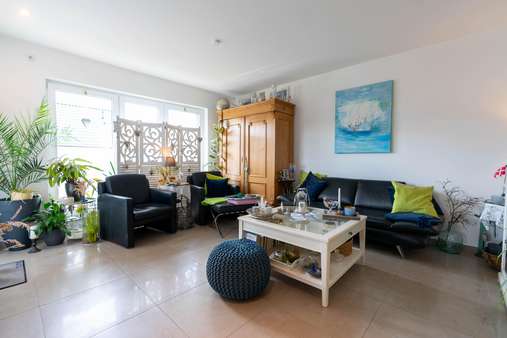 Wohnzimmer - Etagenwohnung in 49504 Lotte mit 80m² kaufen
