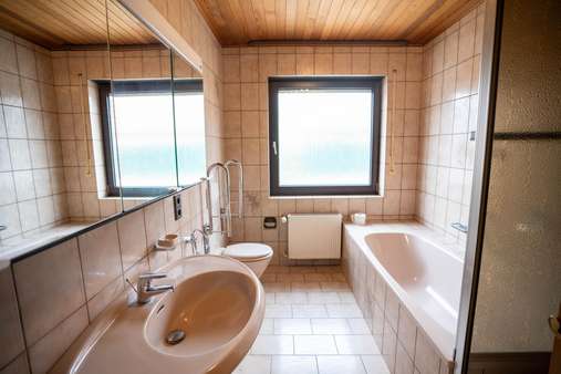 Badezimmer Wohnung 1 EG - Zweifamilienhaus in 48477 Hörstel mit 184m² kaufen