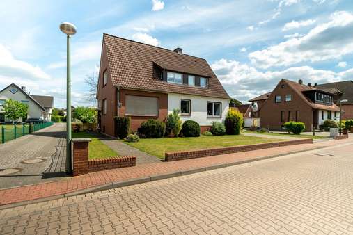 Straßenansicht - Einfamilienhaus in 49504 Lotte mit 184m² als Kapitalanlage kaufen