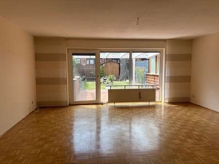 Wohn-/Esszimmer Wohn-/Esszimmer - Reihenmittelhaus in 48431 Rheine mit 99m² kaufen