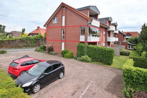 Parkplatzansicht - Etagenwohnung in 49504 Lotte mit 79m² als Kapitalanlage kaufen