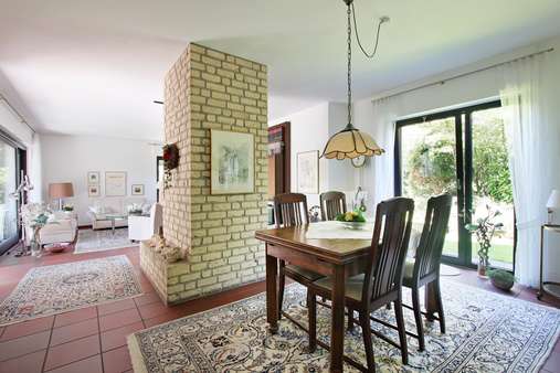 Essbereich mit Kamin - Einfamilienhaus in 48607 Ochtrup mit 185m² kaufen