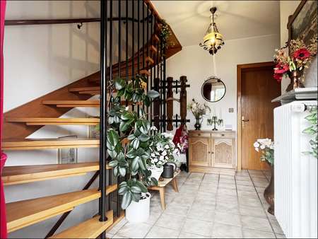 Geräumiger Eingangsbereich - Einfamilienhaus in 59063 Hamm mit 98m² kaufen