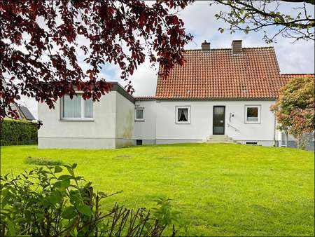 Rückansicht auf die Wohnbebauung - Einfamilienhaus in 59069 Hamm mit 151m² kaufen