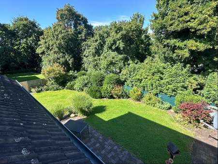 Blick in den Garten - Einfamilienhaus in 59192 Bergkamen mit 170m² kaufen