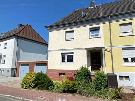 Straßenansicht Straßenansicht - Reihenendhaus in 59199 Bönen mit 90m² kaufen