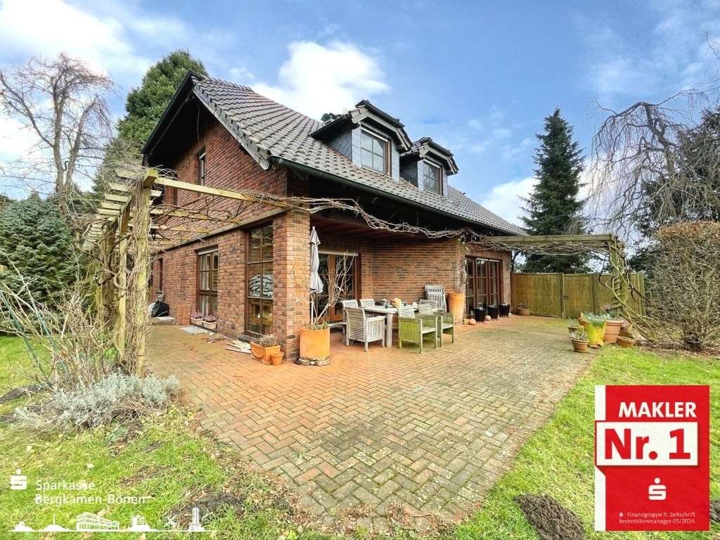Seitenansicht - Einfamilienhaus in 59192 Bergkamen mit 178m² kaufen