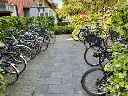 ausreichend Platz vorm Haus ausreichend Platz vorm Haus - Etagenwohnung in 48147 Münster mit 71m² kaufen