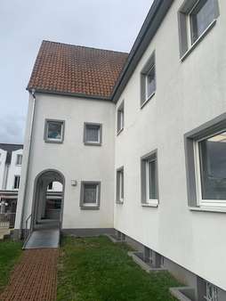 Seitenansicht - Dachgeschosswohnung in 59505 Bad Sassendorf mit 94m² kaufen