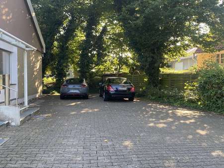 Stellplätze am Haus - Einfamilienhaus in 59510 Lippetal mit 111m² kaufen
