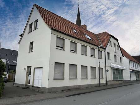 Hausansicht Hausansicht - Mehrfamilienhaus in 59510 Lippetal mit 376m² kaufen