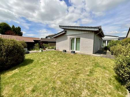 Blick auf den Anbau Blick auf den Anbau - Zweifamilienhaus in 59597 Erwitte mit 291m² kaufen