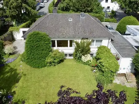 Klassischer Bungalow mit tollem Gartengrundstück in 1a-Lage nahe der Soester Innenstadt 